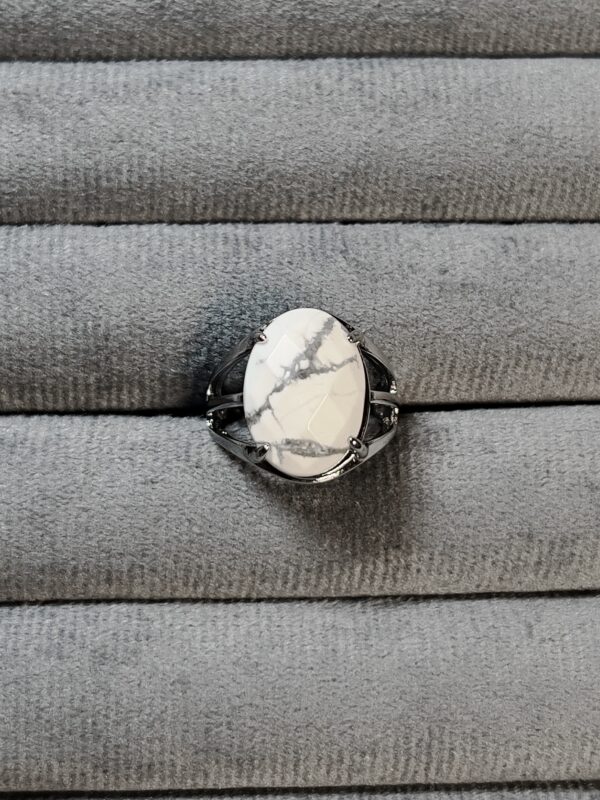 Howlite Ring