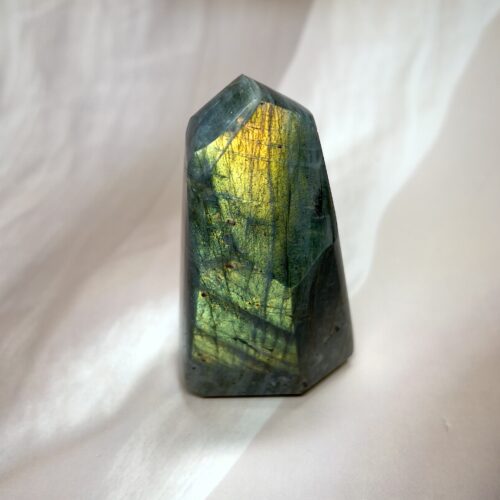 Golden-Flash Labradorite Freeform 156 GM