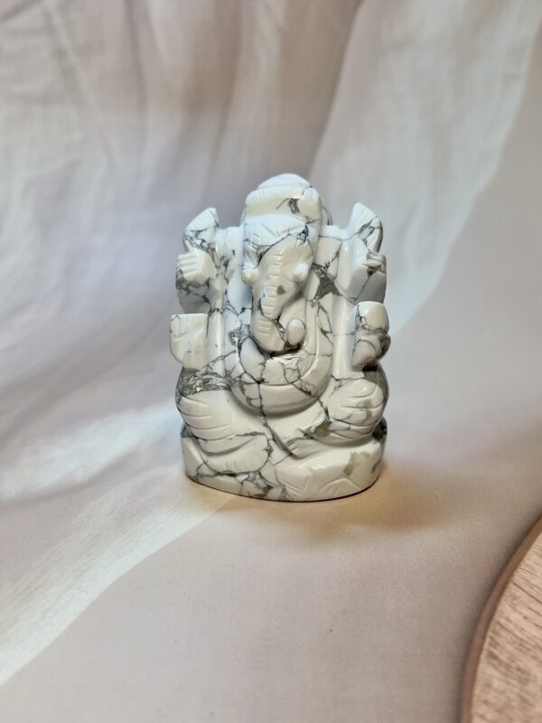 Howlite Ganesh Ji