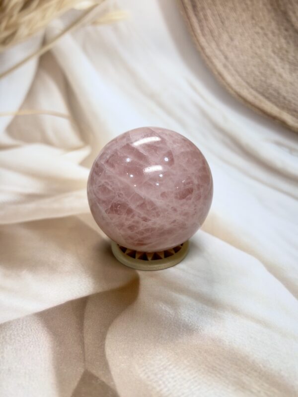 Rose Quartz Sphere 196 GM