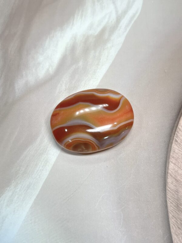 Carnelian Palm Stone 75 GM