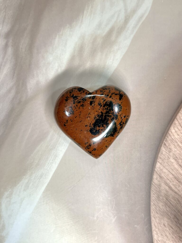 Mahogany Obsidian Heart 118 GM