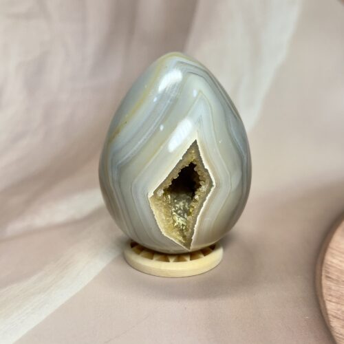 IMG_0464 Gray Banded Agate Egg 210 GM
