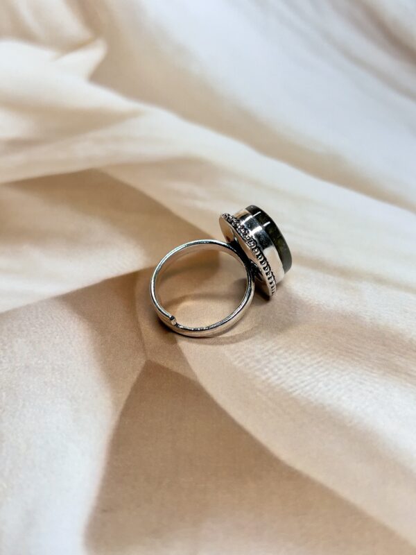 Vibrant Blue-Green Flash Labradorite Ring