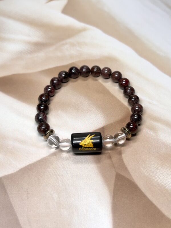 Capricorn Zodiac Bracelet 7.5 Inch | Almandine Garnet + Clear Quartz