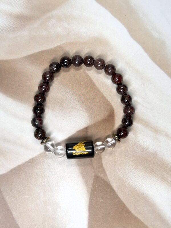 Capricorn Zodiac Bracelet 7.5 Inch | Almandine Garnet + Clear Quartz