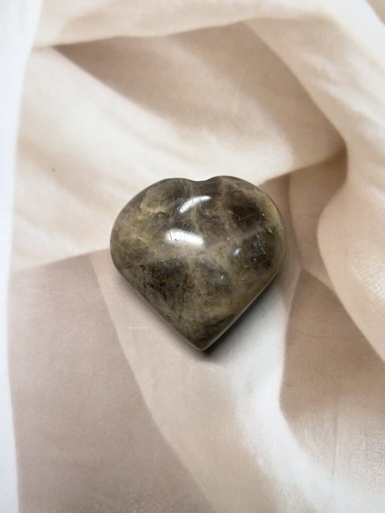 Black Moonstone Heart 92 GM