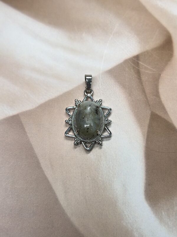 Sunny Labradorite Pendant