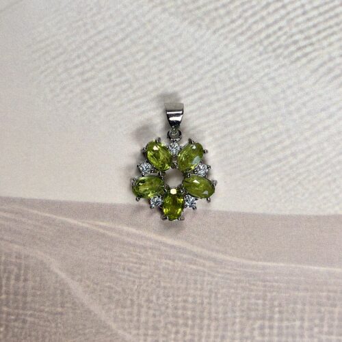 8B202AB6-207E-492C-94EC-D728AD077D50_1_201_a Exquisite Peridot Flower Pendant | German Silver