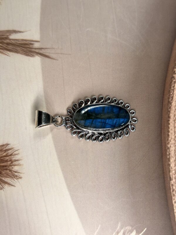 IMG_1795 Electric Blue-Flash Oval Labradorite Pendant | German Silver