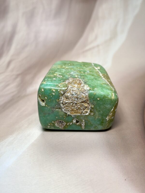 Green Lake Chrysoprase | 264 GM